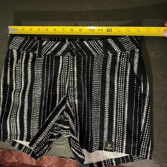 a.n.a Twill 5" Black/White Shorts Size 4 NWOT - Picture 4 of 9